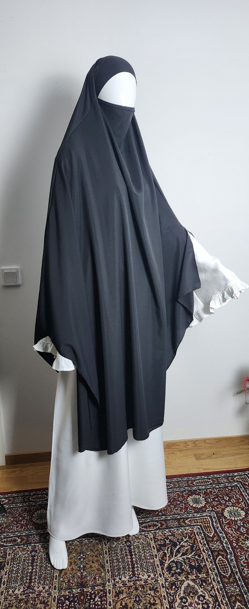 Medina Luxe, No. 352 - Abaya + Khimar