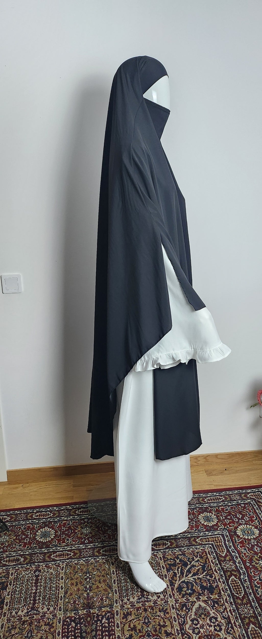 Medina Luxe, No. 352 - Abaya + Khimar