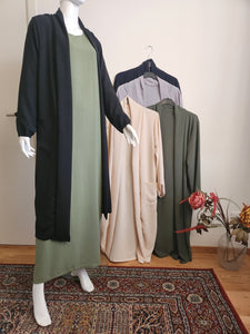 Abaya öppen m fickor och resår i ärmslut