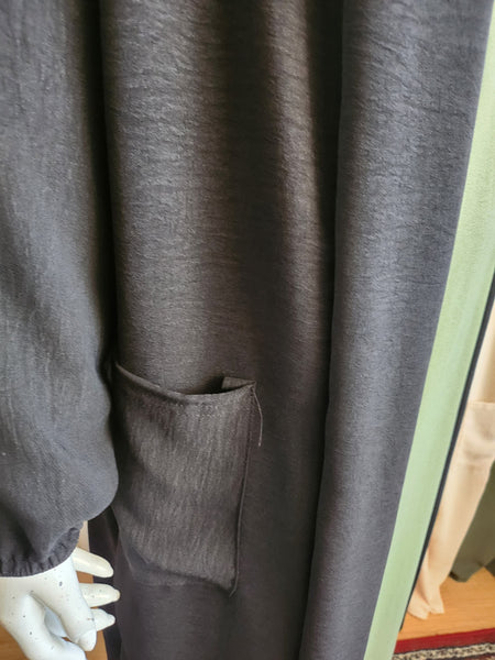 Abaya öppen m fickor och resår i ärmslut