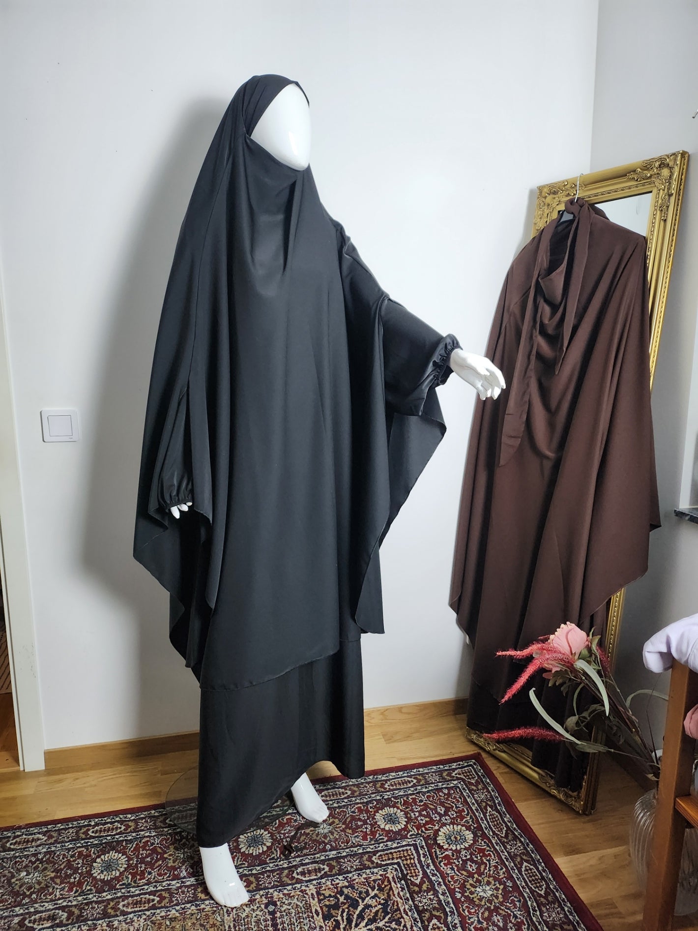 Medina Luxe, No. 352 - Abaya + Khimar