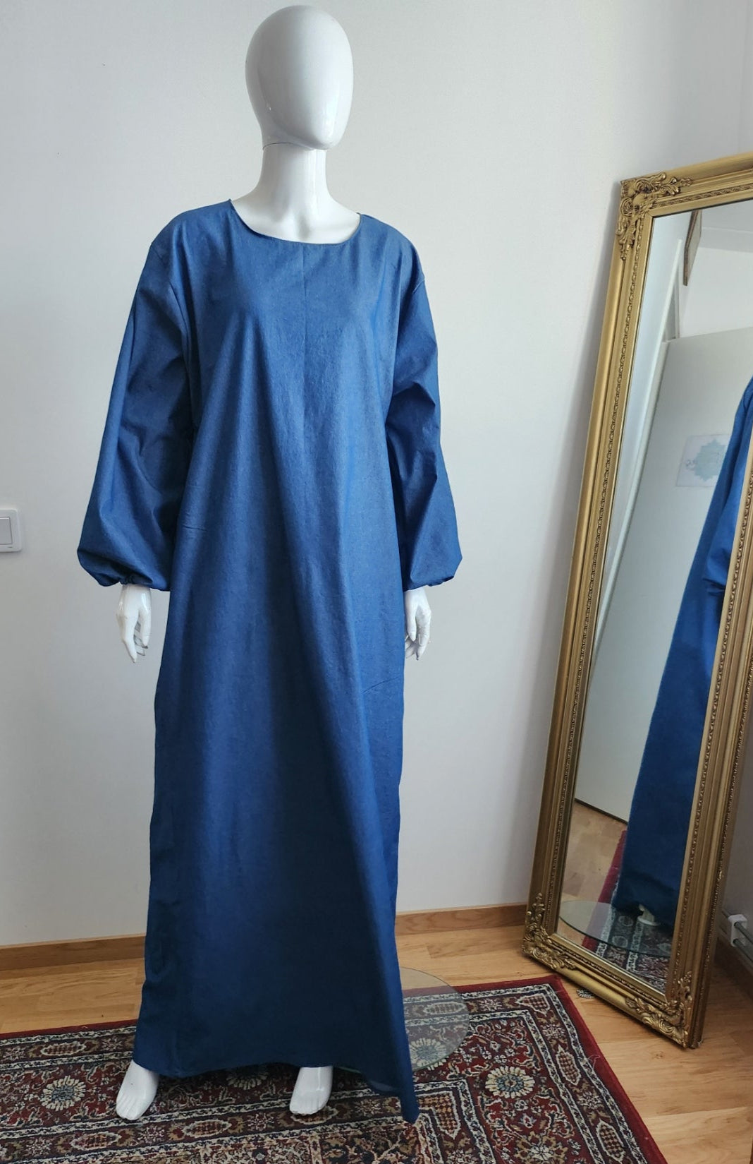 Essence Earth, No. 540 - Abaya