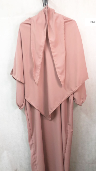 No 37   Abaya m kort khimar  Silky